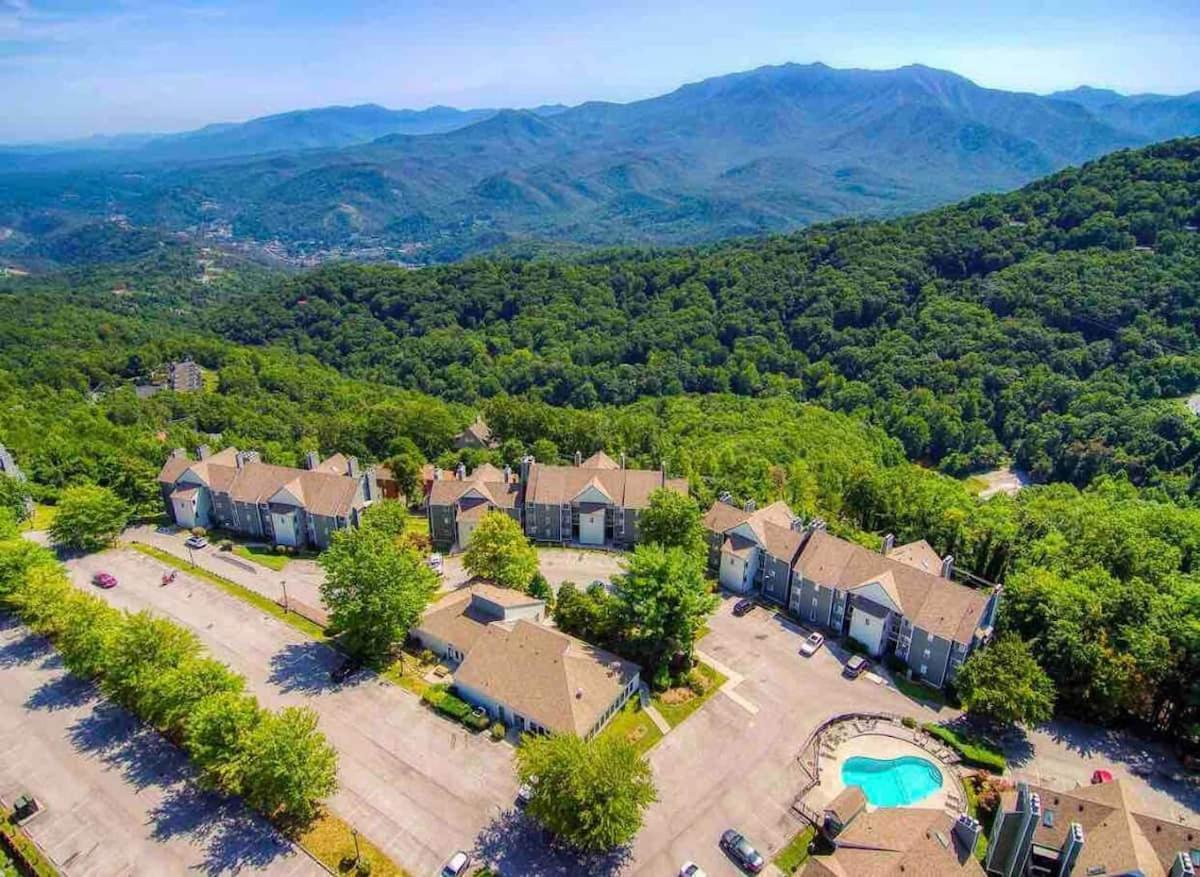 Mountain Villa Magnificent Views - 2 Pools, Fireplace & Hot Tub Gatlinburg Bagian luar foto